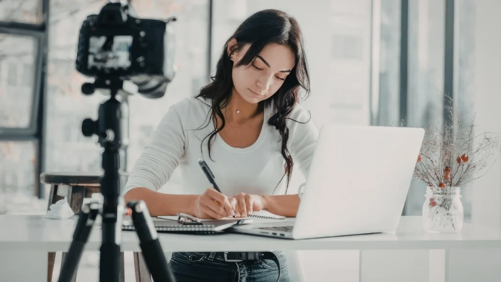 cómo crear contenido para atraer clientes como asistente virtual